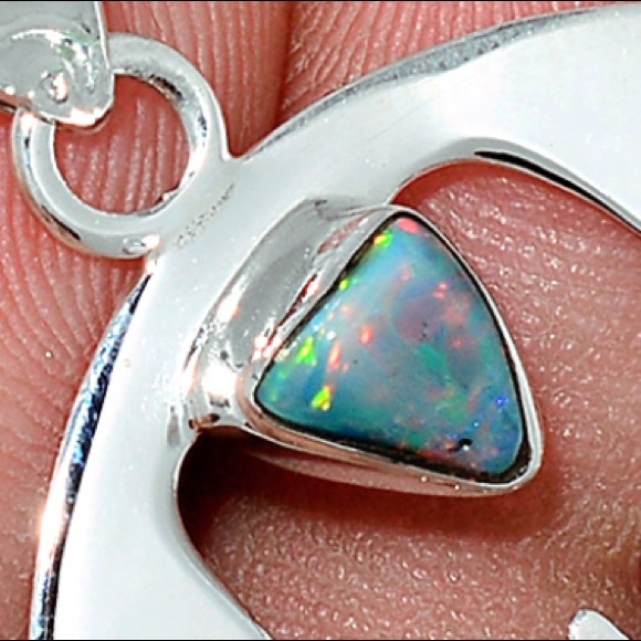 Handmade Silver tree of life pendant with gemstone - Picture 2 of 4